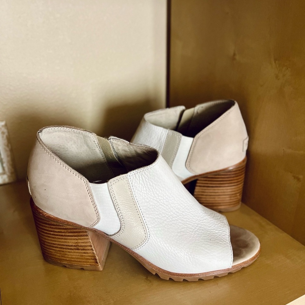 Sorel Nadia Ankle Bootie in Off White and Beige Open Toe Block Heels size 10